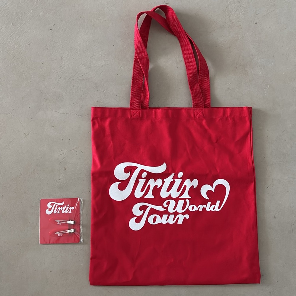 Sale!! NEW TirTir World Tour Creaseless Clips and Red & White Tote Bag